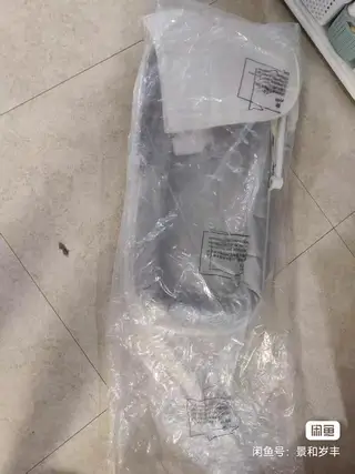 qborn白鹿玉兰白轻便高级婴儿车，双向推行，可折叠，骨架已清洗，坐垫遮阳棚也洗过，推车有轻微使用痕