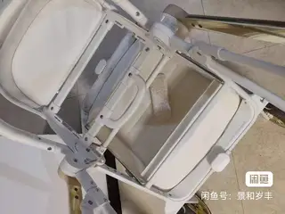 qborn白鹿玉兰白轻便高级婴儿车，双向推行，可折叠，骨架已清洗，坐垫遮阳棚也洗过，推车有轻微使用痕