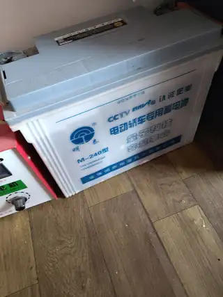 电瓶，充电器逆变器全部好用废品价自取