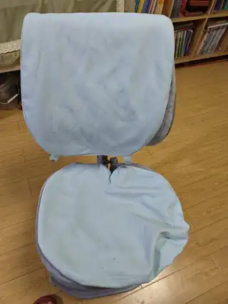 有贝儿童学习椅，人体工学设计，坐姿矫正，升降顺滑，轮子好推，整体结实耐用。功能全正常，靠背可调节，高