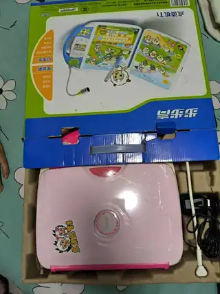 口风琴。葫芦丝。。。都是学生用的。