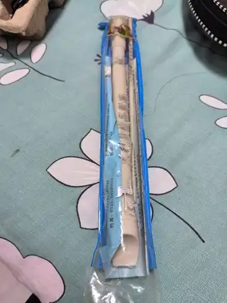 口风琴。葫芦丝。。。都是学生用的。