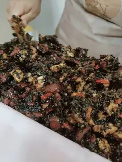 自己手工熬制的阿胶糕，没有科技与狠活，放心购买，有需要的的私聊！微信152****7513