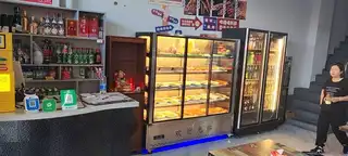 转让店铺个人原因需要资金周转。联系电话132****2111
