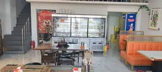 转让店铺个人原因需要资金周转。联系电话132****2111