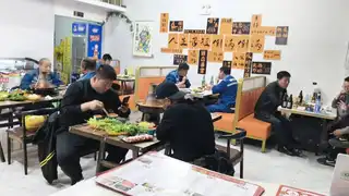转让店铺个人原因需要资金周转。联系电话132****2111