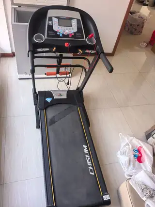启迈斯跑步机，是大体重的那种，搬家了，没地方放，低价处理了，谁要拿走吧！