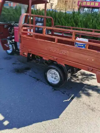 卖恒盛150 三轮车，两米斗，1米3宽，一切都好用。有旧车可兑换