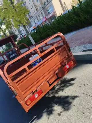 卖恒盛150 三轮车，两米斗，1米3宽，一切都好用。有旧车可兑换