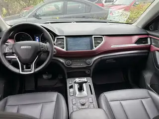 出售 一手19年哈弗H6Coupe 自动1.5T 全景大天窗 真皮座椅 电子手刹 多功能方向盘 配置