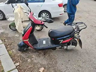 出售二手电瓶车，海景花园三期，随便40公里天冷不想骑车