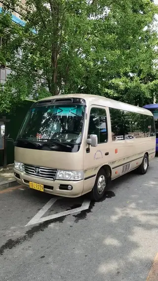 大巴车，中巴车，商务车，面包车出租 本公司多种品牌车型、座位数、正规营运车辆为您提供安心快捷出行服务