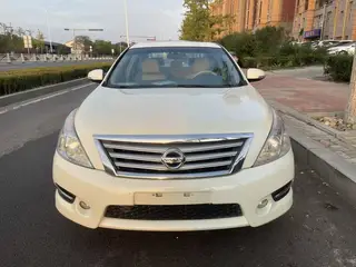 12年日产天籁，本地一手，14万公里，无钥匙进入，一键启动，倒影天窗，车况精品，岛里有需要的来吧 此