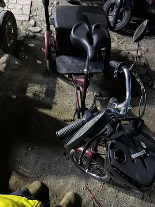 电动三轮车，适合老年人，可脚踏，非常轻快