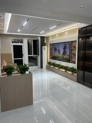 三堂慧海湾一楼带院子，3室1厅1卫，精装现房，家电齐全，拎包入住。